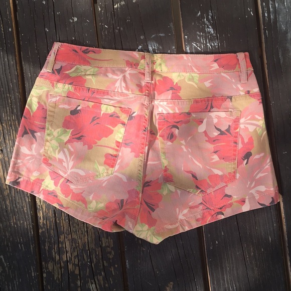 Floral Shorts - Picture 2 of 2
